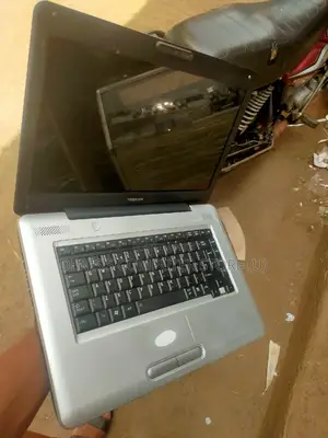 Laptop Toshiba Satellite C50 4GB Intel Celeron HDD 320GB