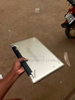 Laptop HP 15-Ra003nia 4GB Intel Core I3 HDD 350GB