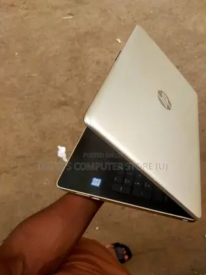 Laptop HP 15-Ra003nia 4GB Intel Core I3 HDD 350GB