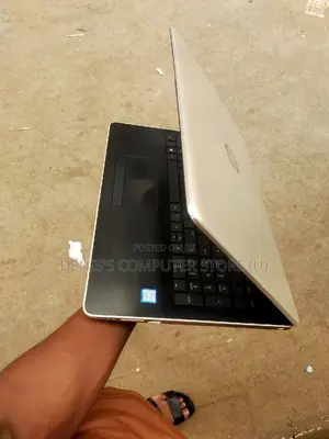 Laptop HP 15-Ra003nia 4GB Intel Core I3 HDD 350GB