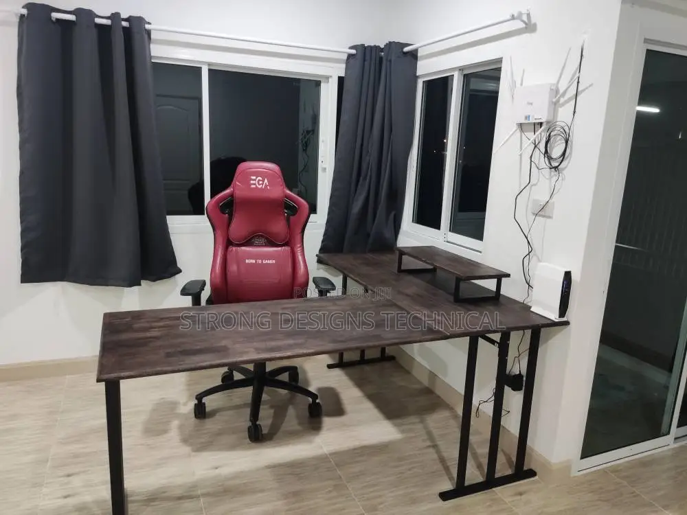 L- Shaped Computer Desk/ Table.