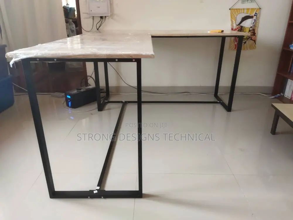 L- Shaped Computer Desk/ Table.