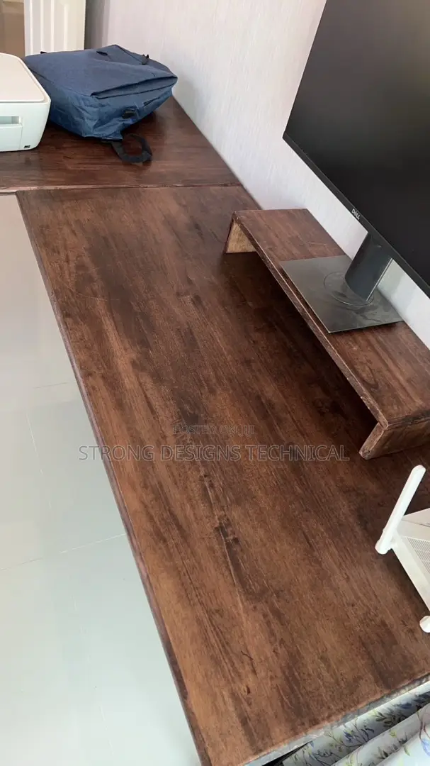 L- Shaped Computer Desk/ Table.