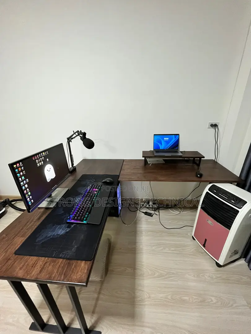 L- Shaped Computer Desk/ Table.