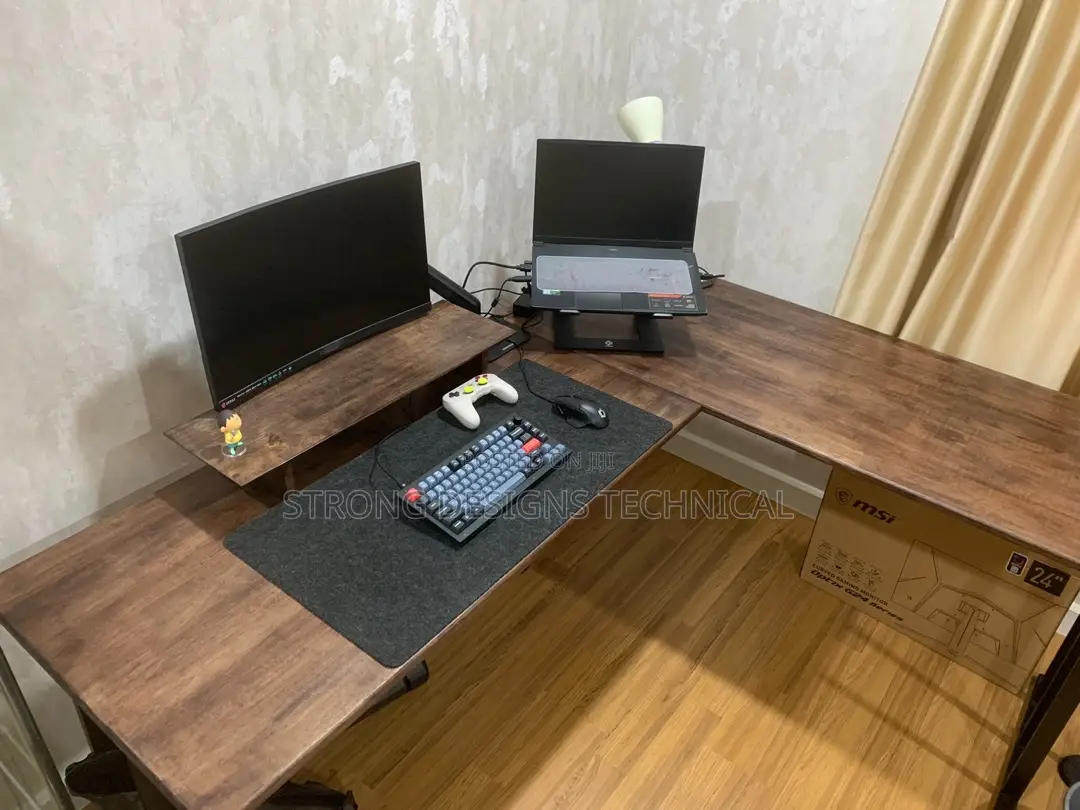 L- Shaped Computer Desk/ Table.