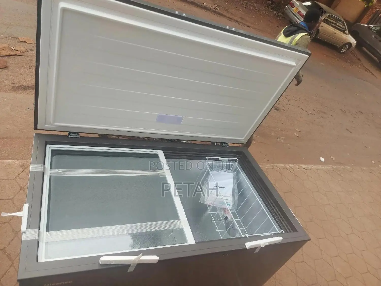 400 Litres HISENSE Freezer