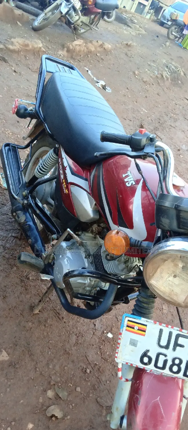 TVS HLX 125 2023 Red