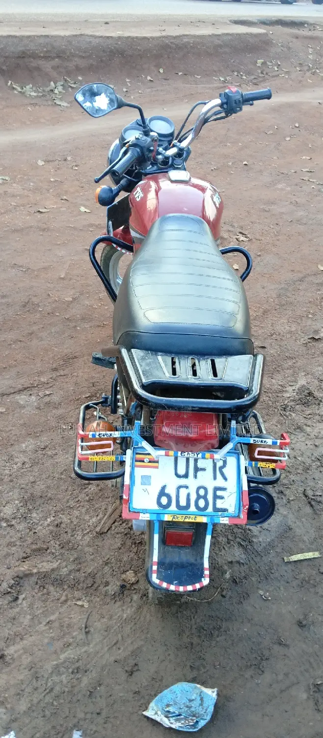 TVS HLX 125 2023 Red