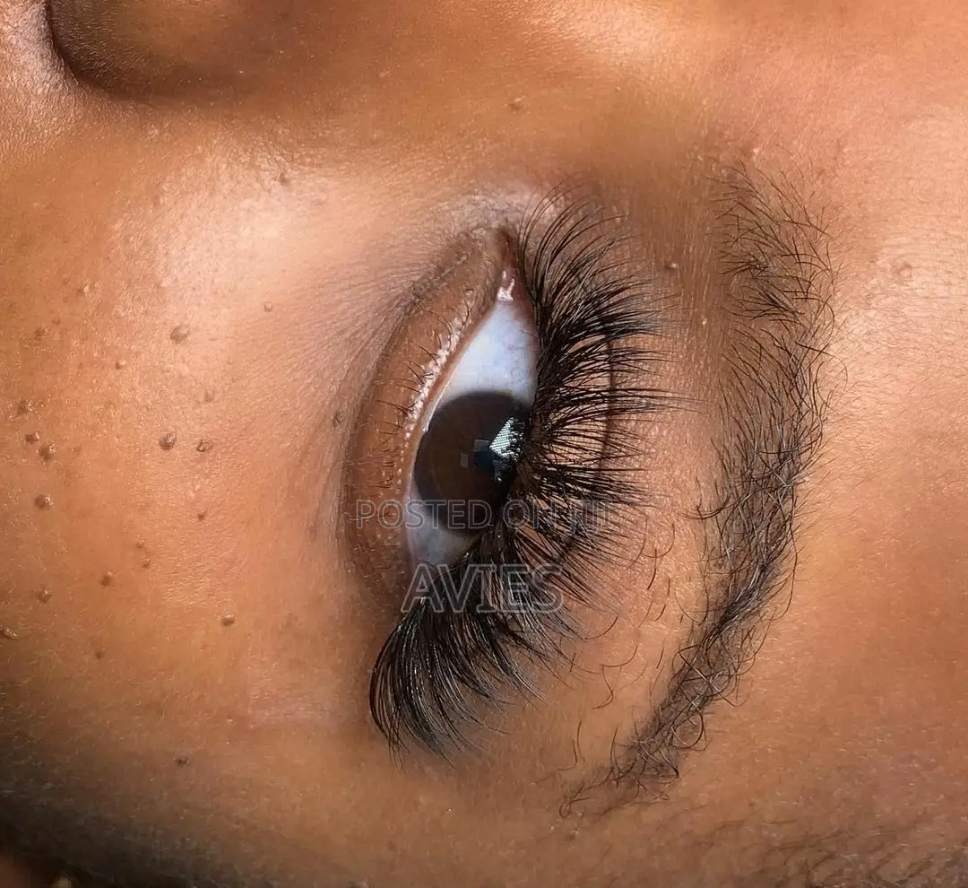 Cluster Lash Extensions