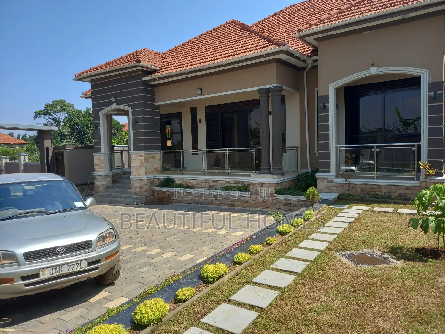 Furnished 5bdrm Bungalow in Kira for sale