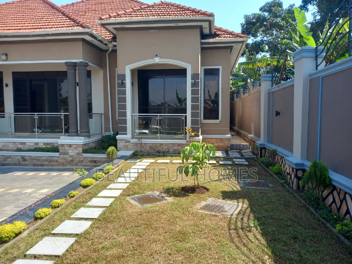 Furnished 5bdrm Bungalow in Kira for sale