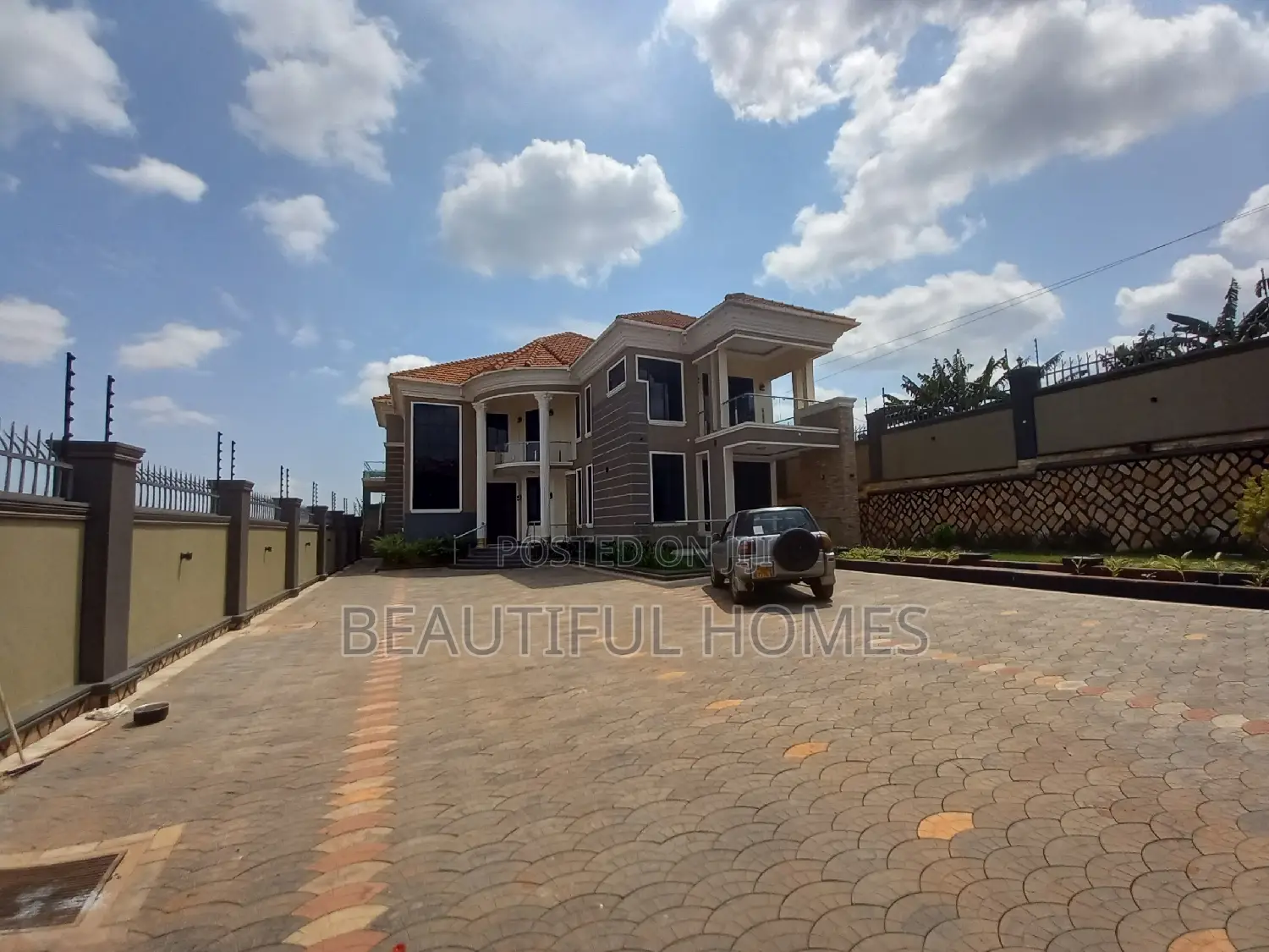 Furnished 6bdrm Mansion in Kira Luxurious for sale