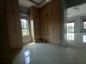 Furnished 6bdrm Mansion in Kira Corporate for sale