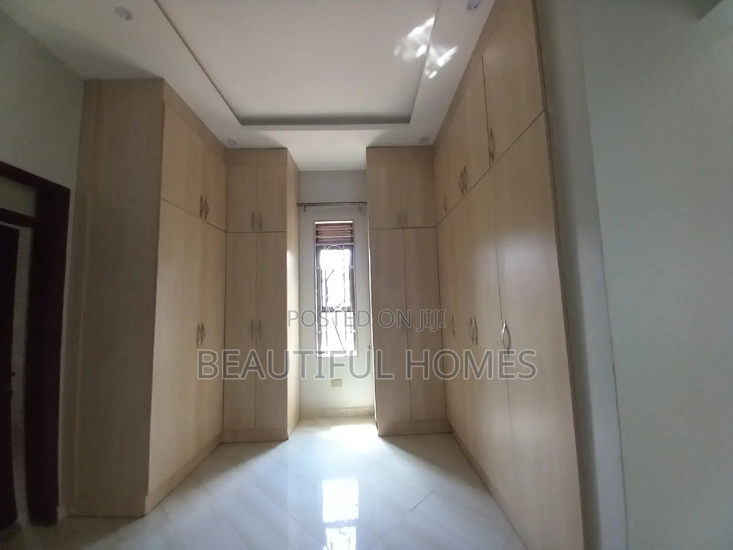 Furnished 6bdrm Duplex in Kira for sale
