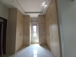 Furnished 6bdrm Duplex in Kira for sale