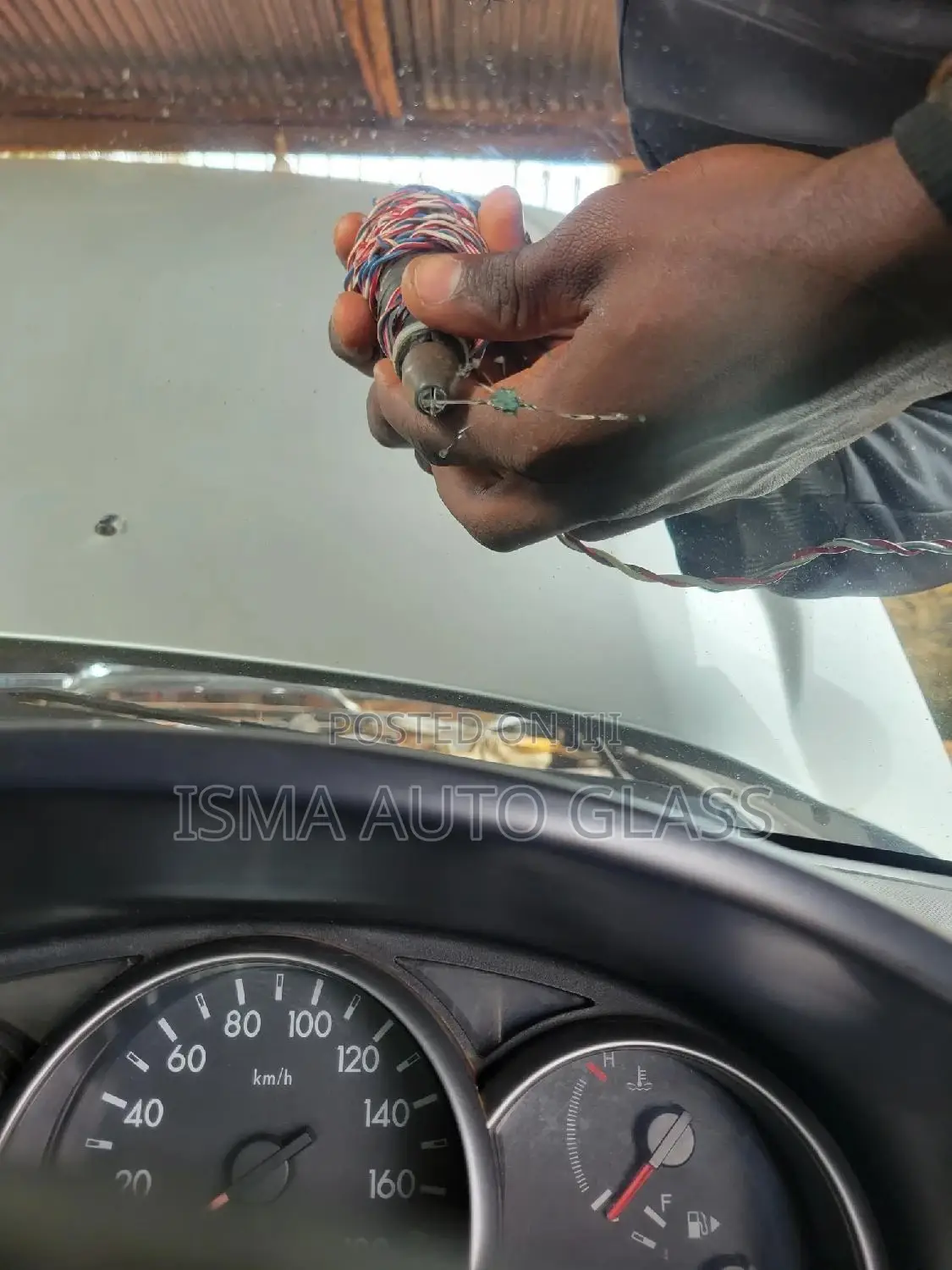 Mobile Auto Glass Crack Repair