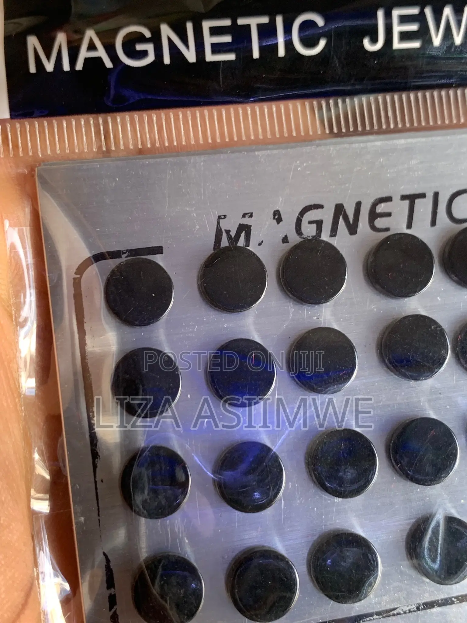 Black Magnetic Earpins