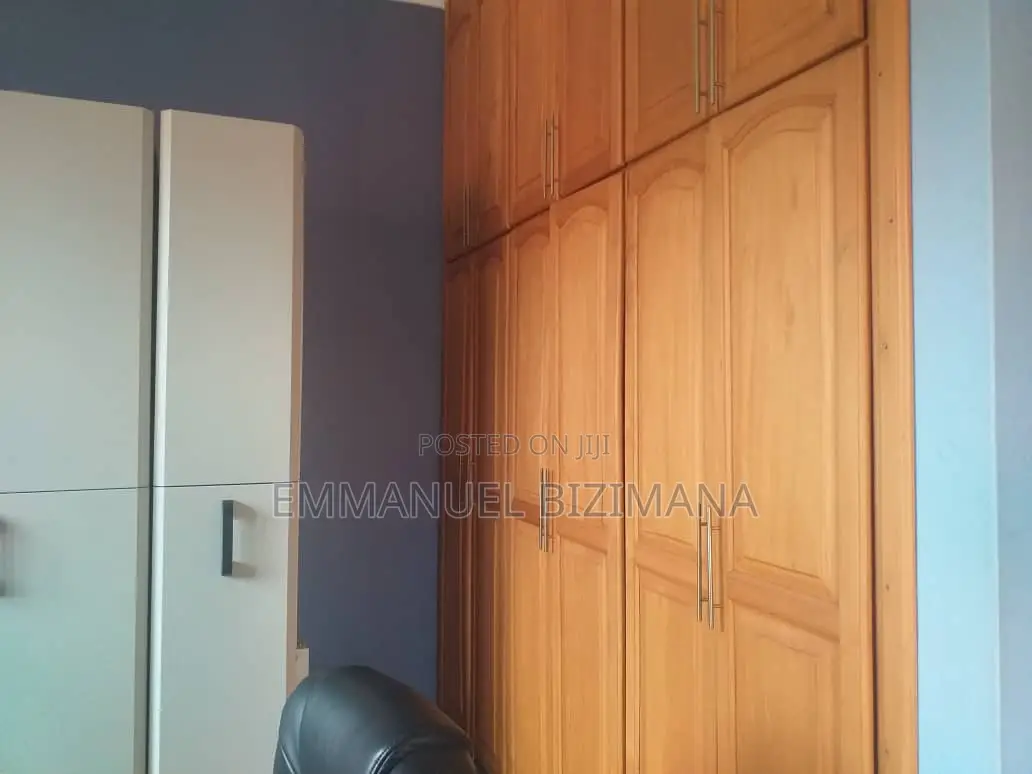 4bdrm Mansion in Wemac Properties, Central Division for sale