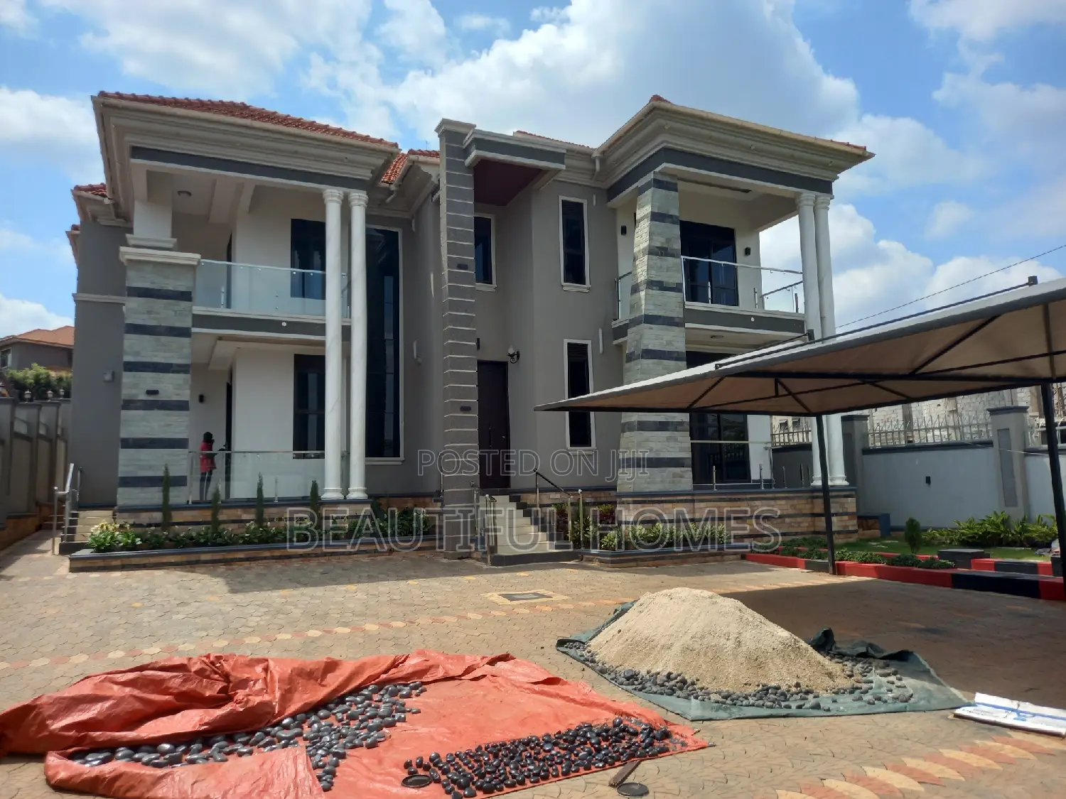 Furnished 6bdrm House in Kira for sale