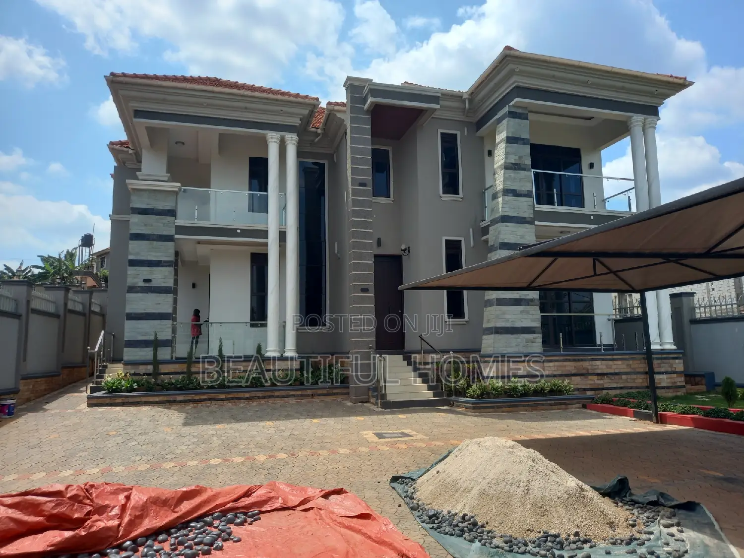 Furnished 6bdrm House in Kira for sale