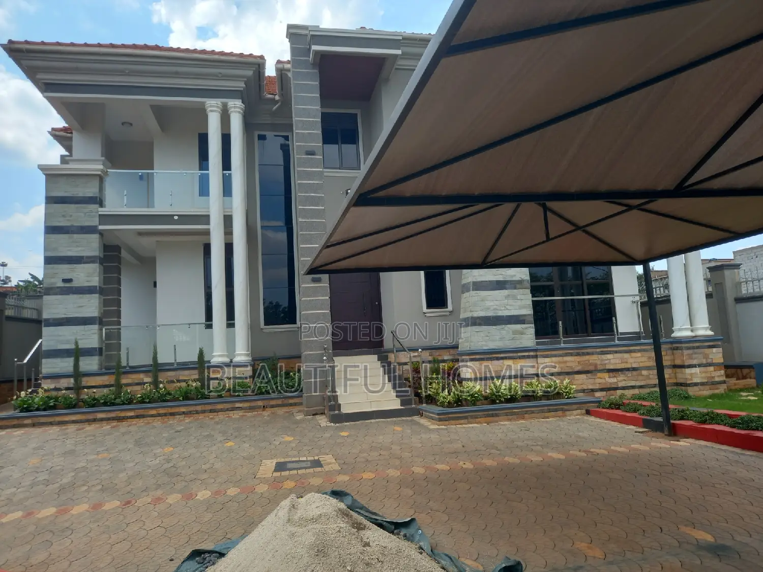 Furnished 6bdrm Duplex in Kira Ministers for sale
