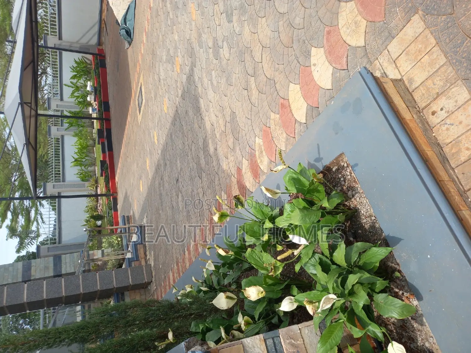 Furnished 6bdrm Duplex in Kira Ministers for sale