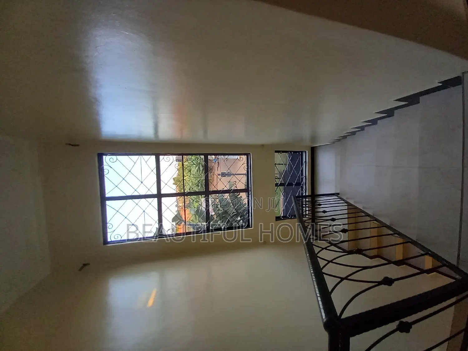 Furnished 5bdrm Mansion in Kira for sale