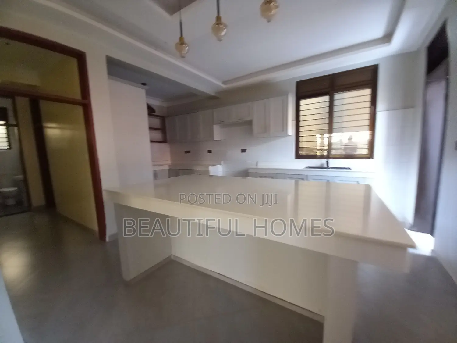Furnished 6bdrm Mansion in Kira, Central Division for sale