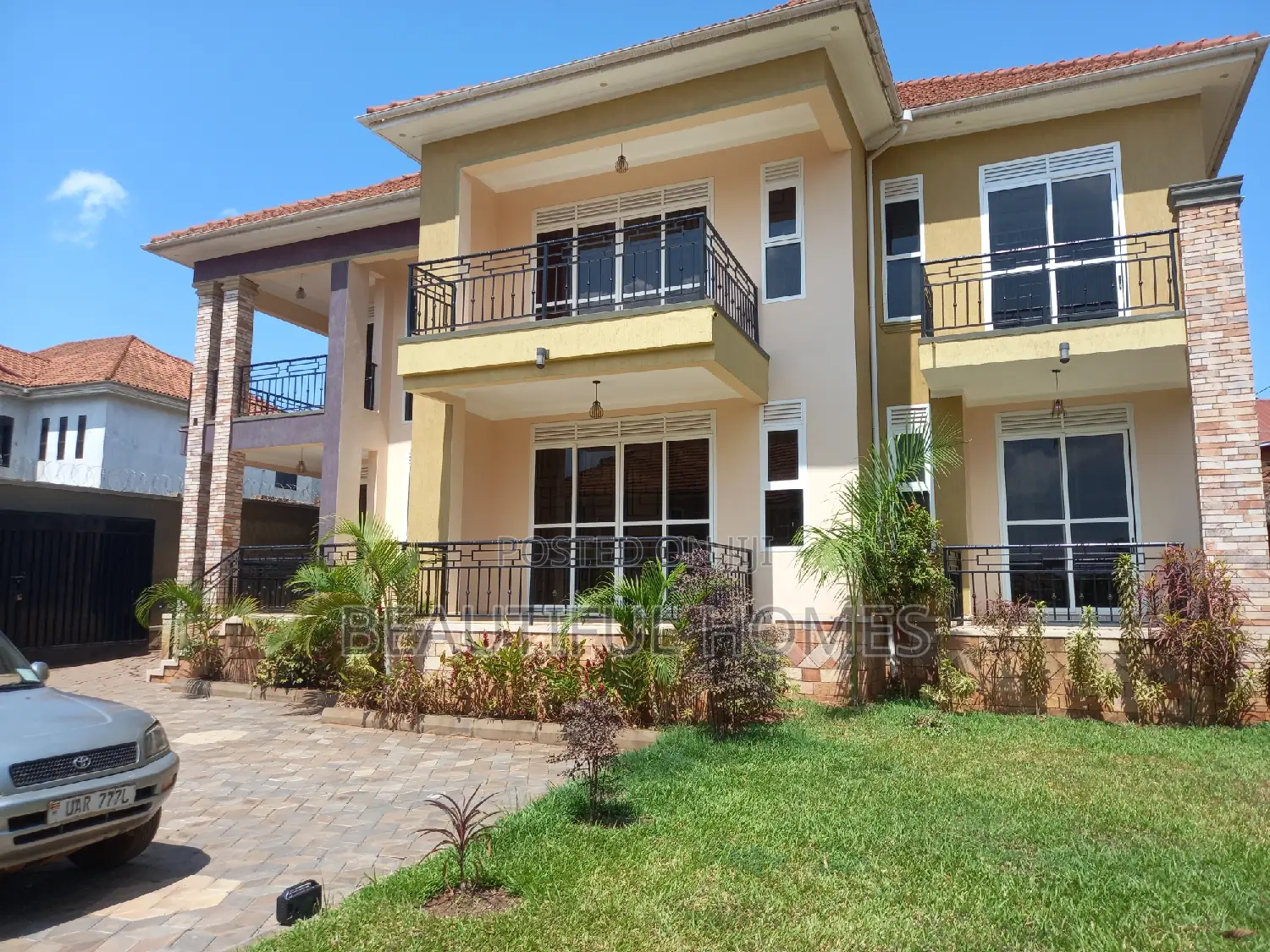 Furnished 7bdrm Mansion in Kira for sale