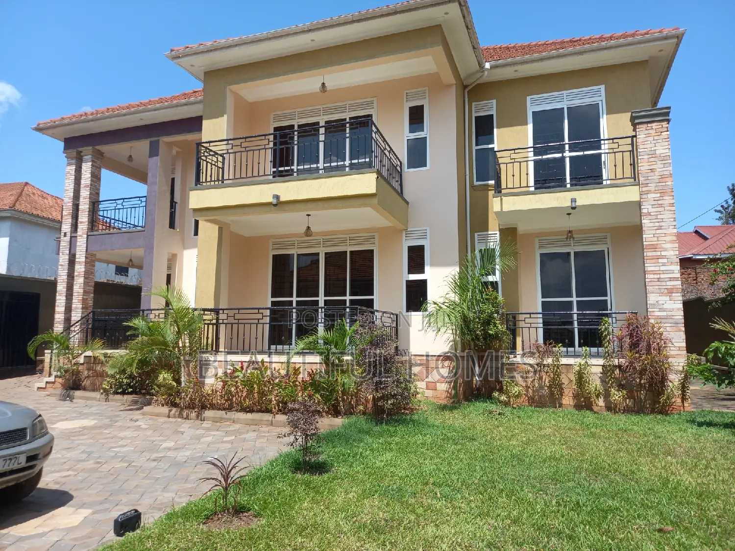 Furnished 7bdrm Mansion in Kira for sale