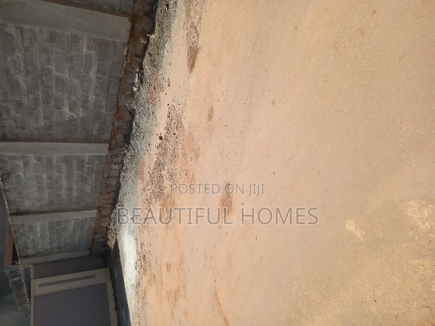 Furnished 7bdrm Mansion in Kira for sale