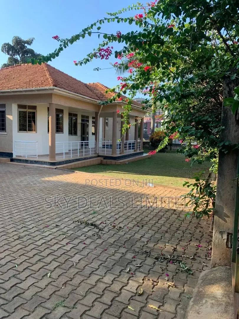 4bdrm Bungalow in Kisaasi, Nakawa for rent