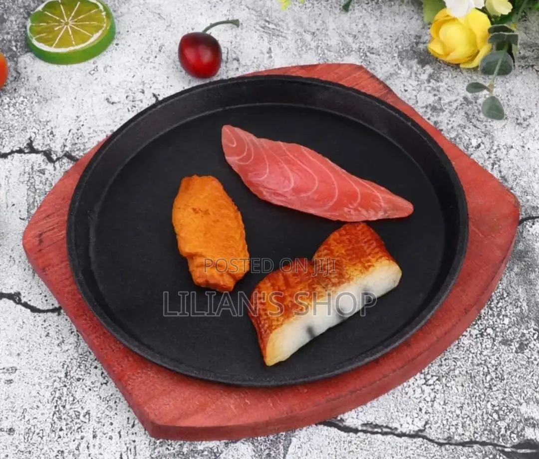 Kitchen Round Sizzling Plate With Wooden Base