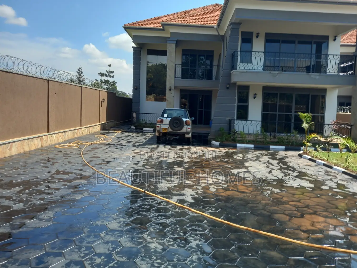 Furnished 7bdrm Duplex in Najjera, Central Division for sale