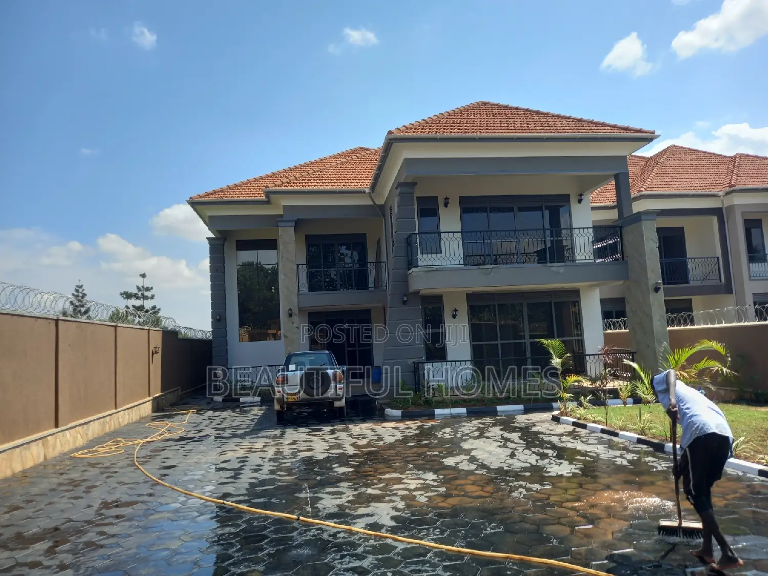Furnished 7bdrm Duplex in Najjera, Central Division for sale