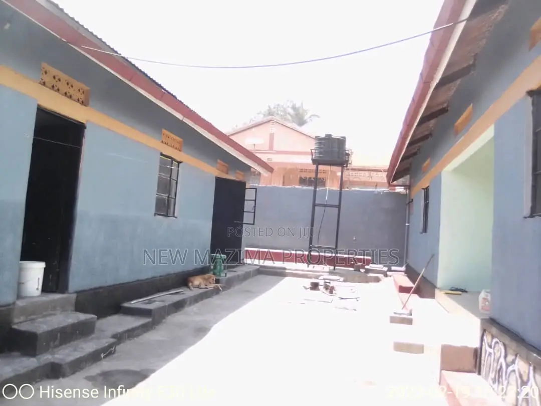 3bdrm Bungalow in Kawempe Town, Division A for sale