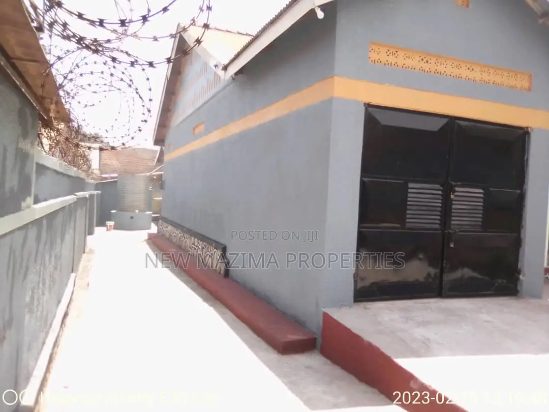 3bdrm Bungalow in Kawempe Town, Division A for sale