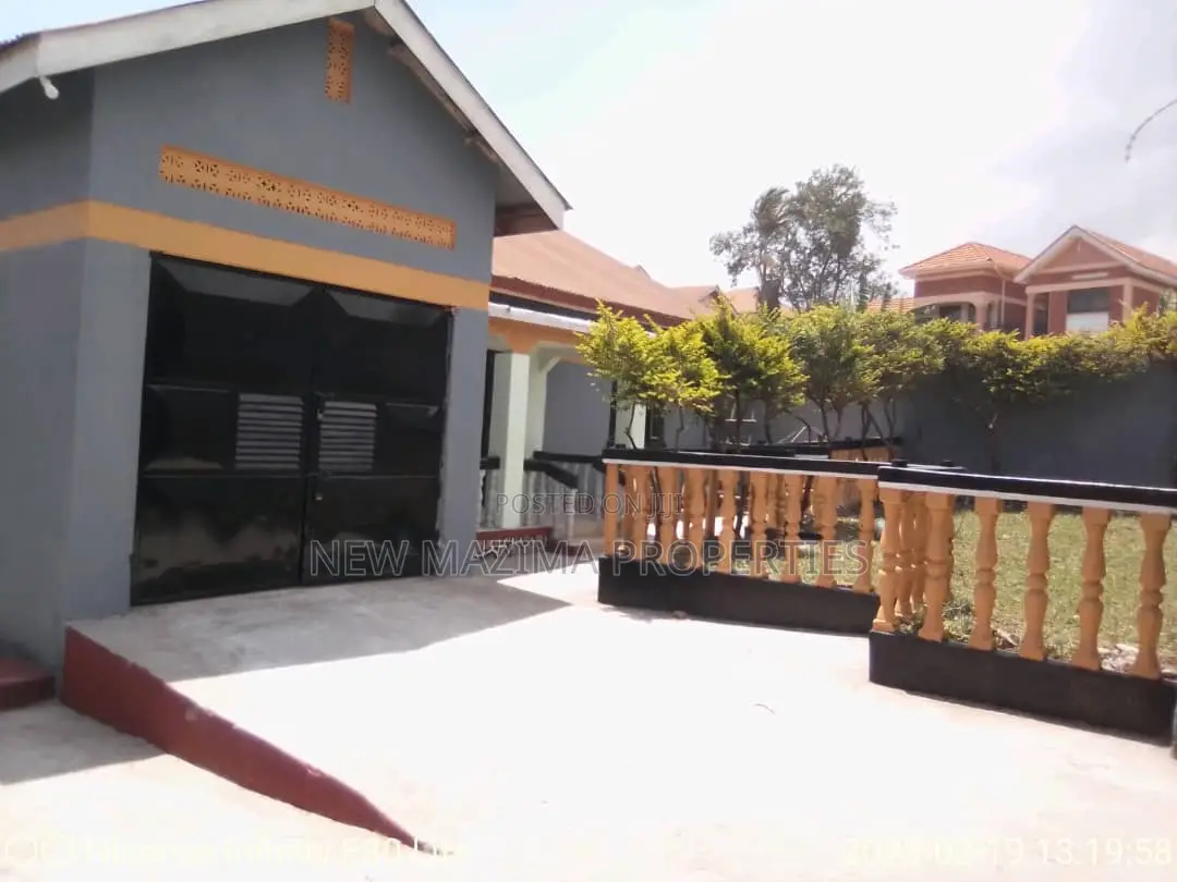3bdrm Bungalow in Kawempe Town, Division A for sale