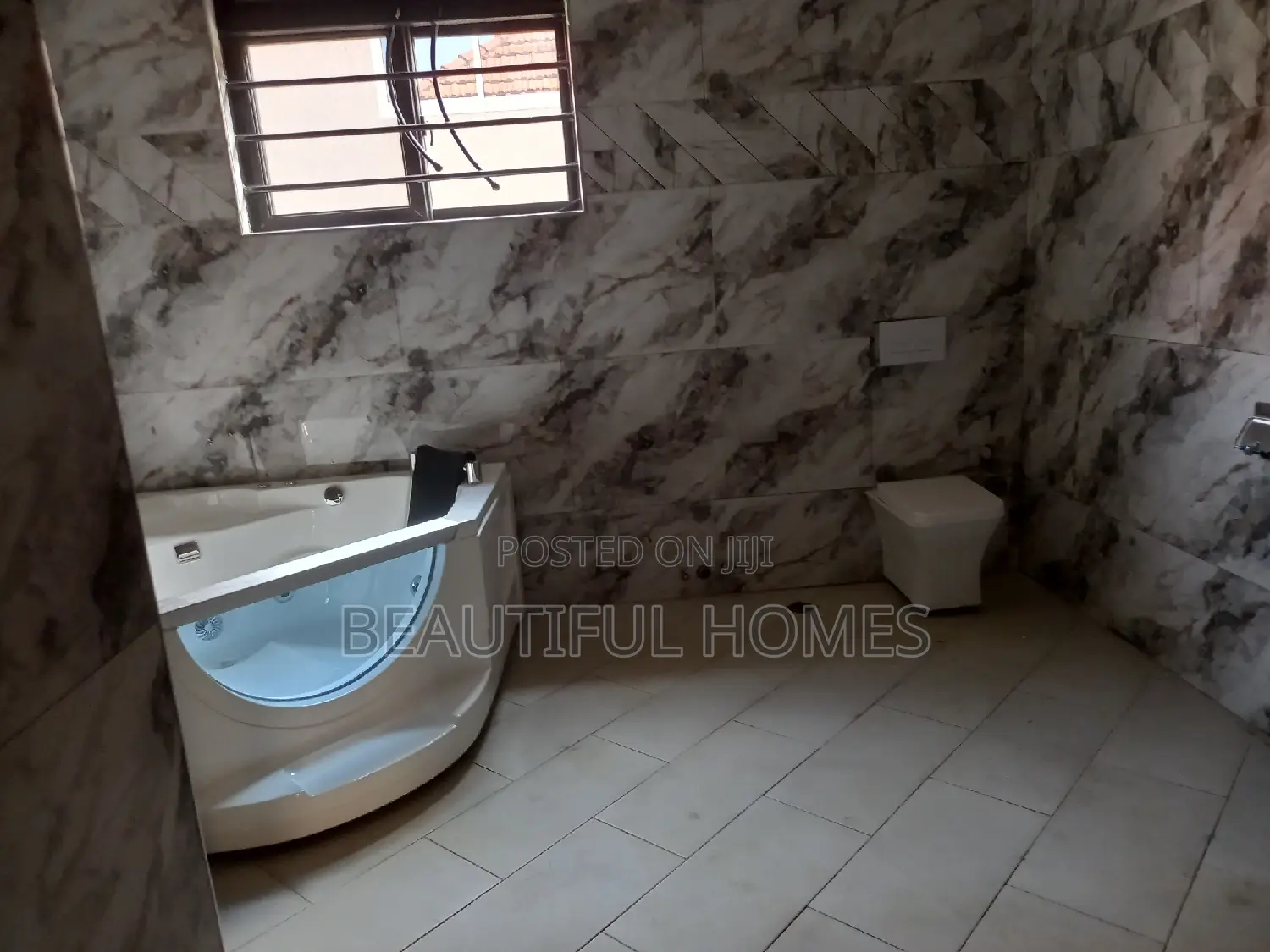 Furnished 7bdrm Mansion in Kisaasi Tarmack, Nakawa for sale