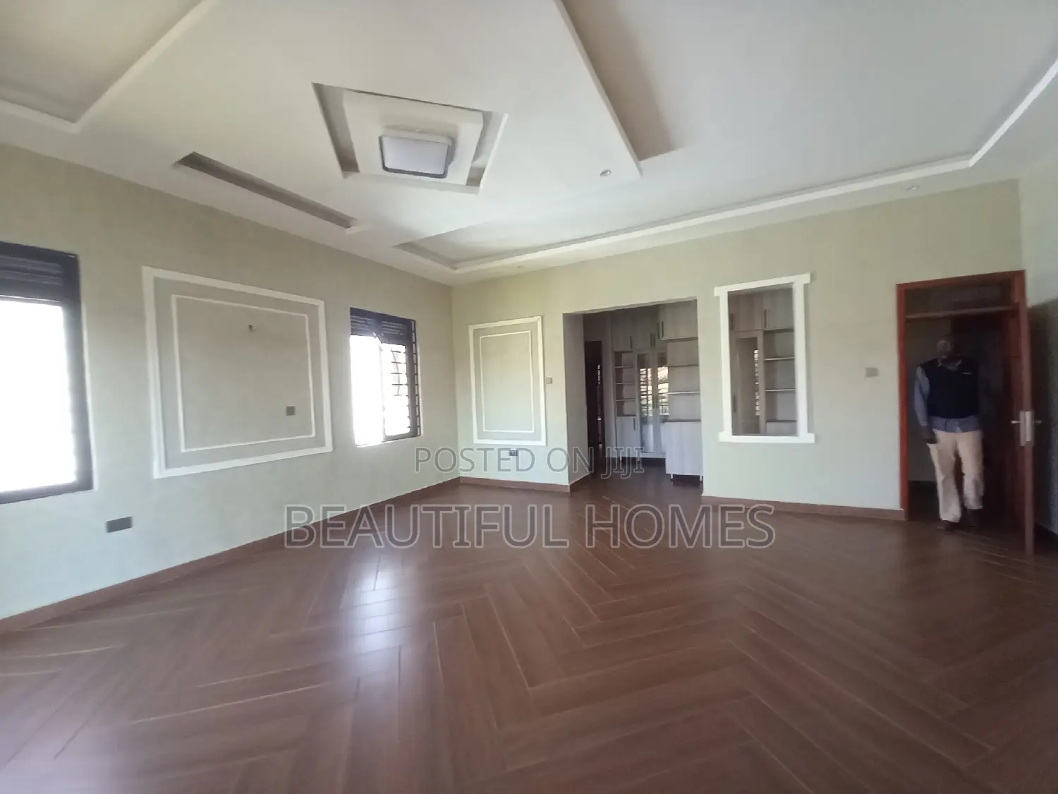 Furnished 7bdrm Mansion in Kisaasi Tarmack, Nakawa for sale