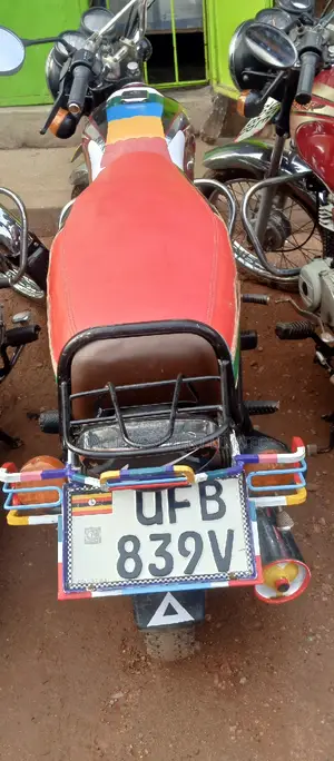 Bajaj Boxer 2023 Red
