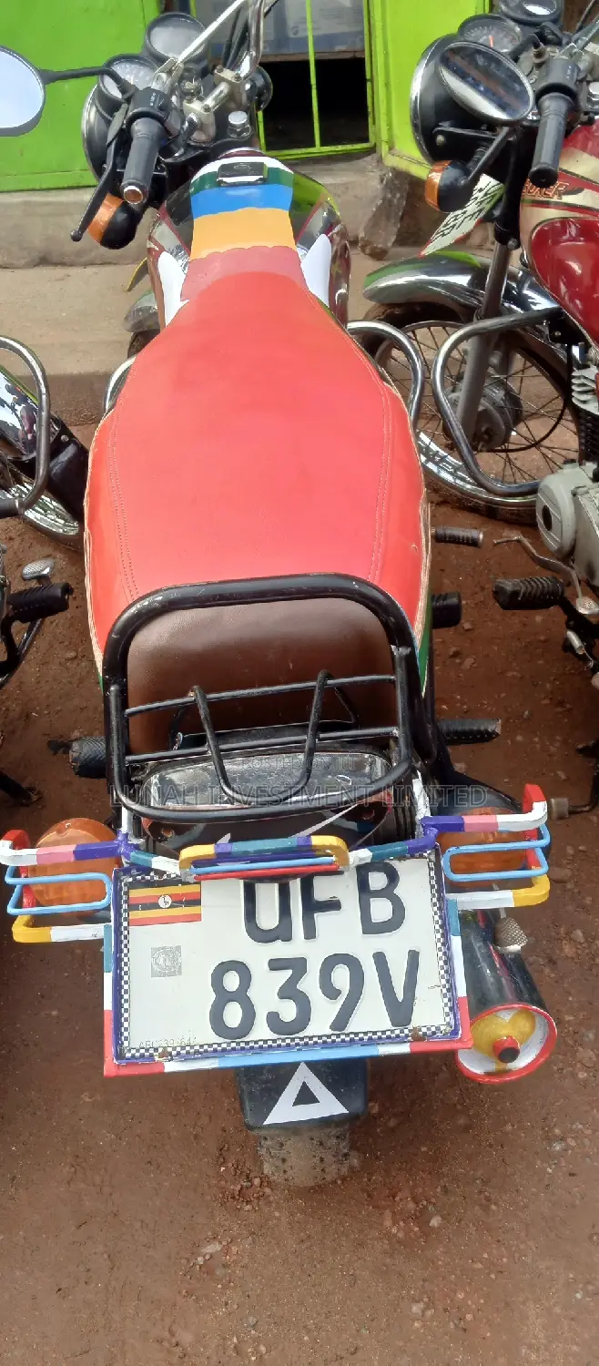 Bajaj Boxer 2023 Red