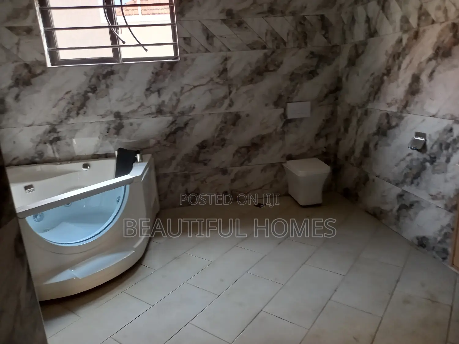 Furnished 7bdrm Duplex in Kisaasi Corporate, Nakawa for sale