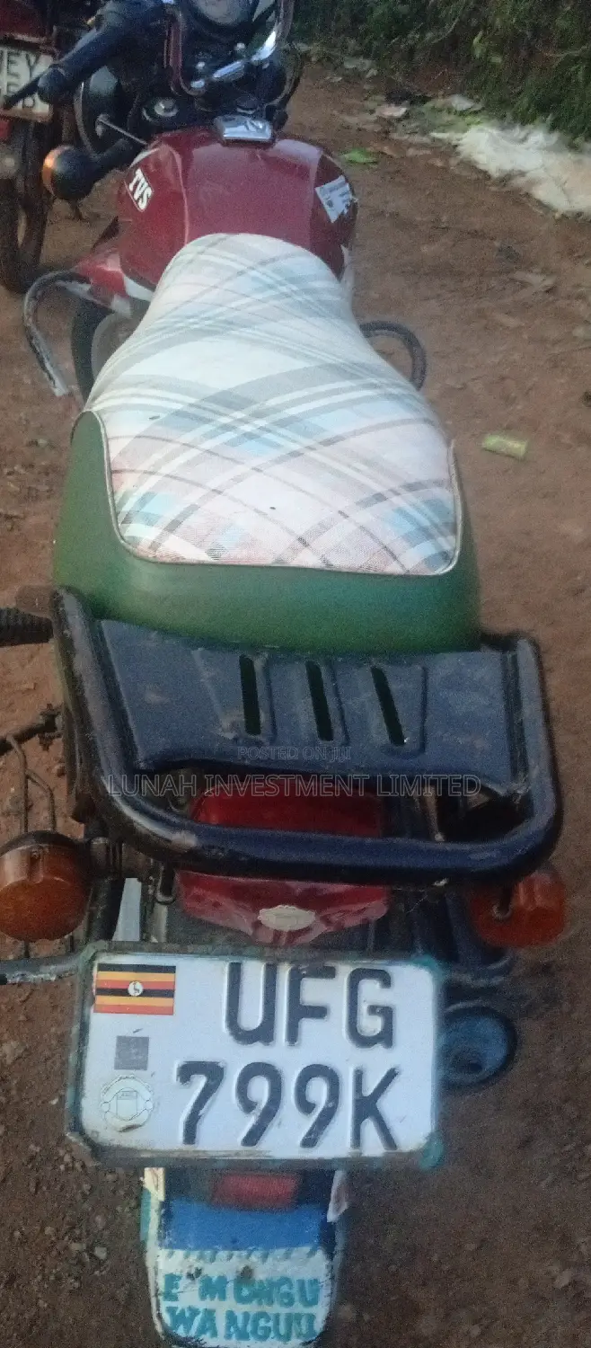 TVS HLX 125 2023 Red