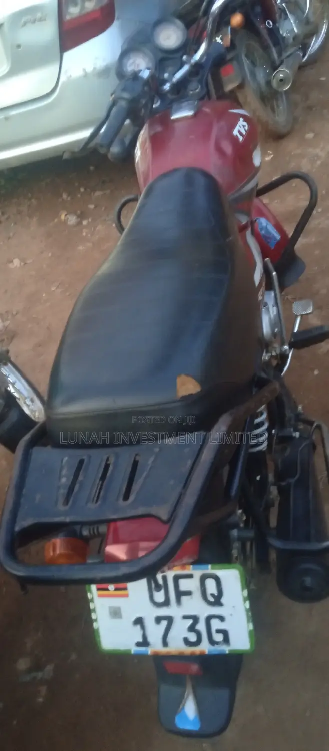 TVS HLX 125 2024 Red