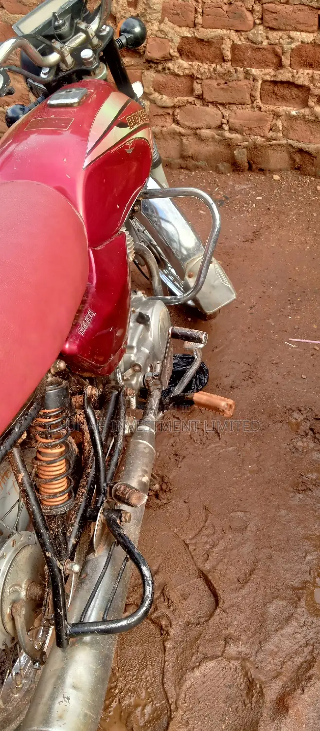 Bajaj Boxer 100 2022 Red