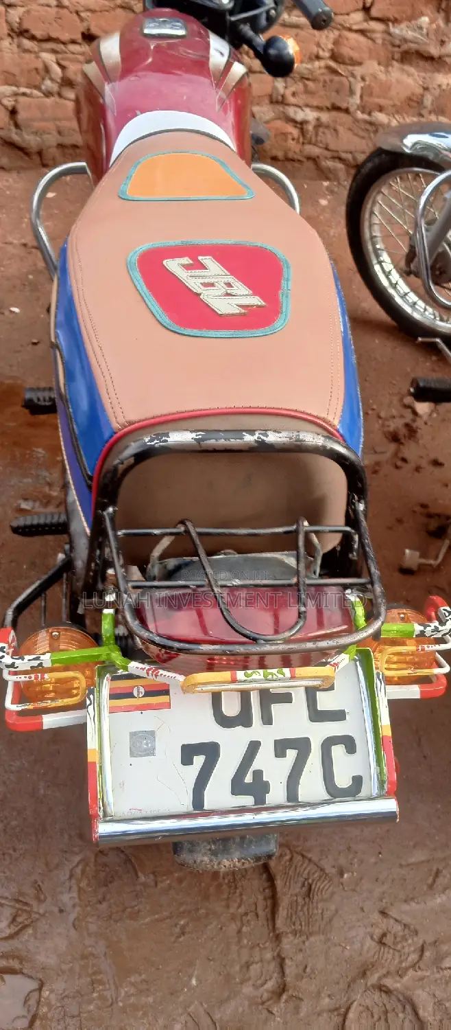 Bajaj Boxer 2023 Red