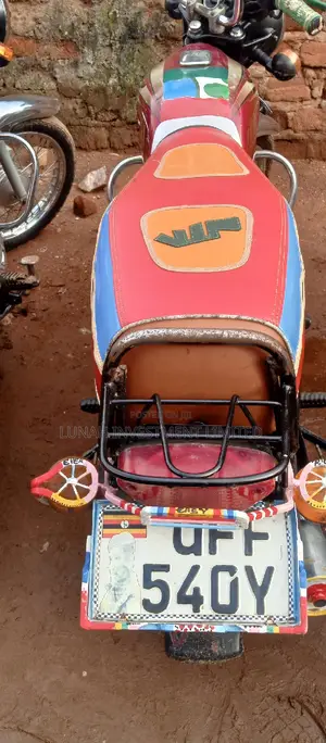 Bajaj Boxer 2023 Red
