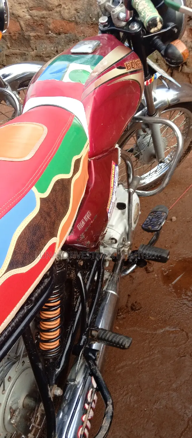 Bajaj Boxer 2023 Red