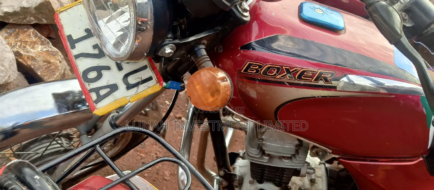 Bajaj Boxer 100 2023 Red